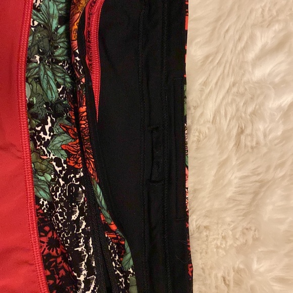 Lululemon Speed Up Short size 2 pink Fuchsia/zen garden multi like new condition - Picture 10 of 13